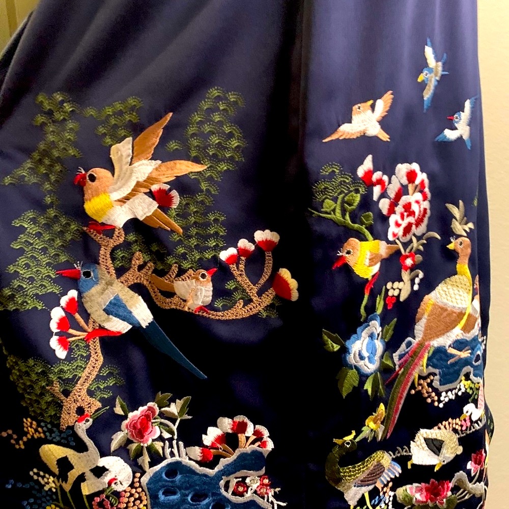 Embroidered Sheath Cheongsam - Picture 7 of 9